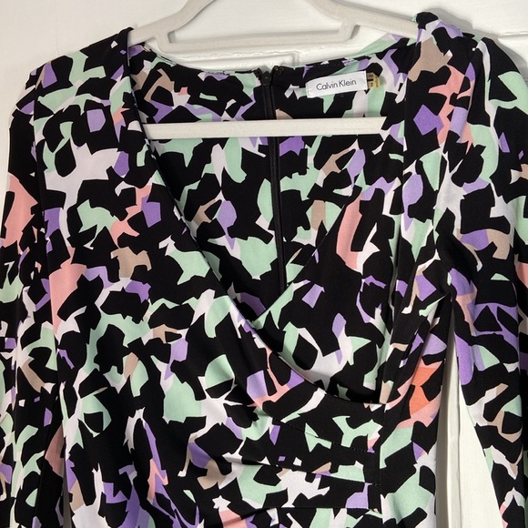 Calvin Klein Geometric Pattern Faux Wrap Dress - Picture 3 of 10